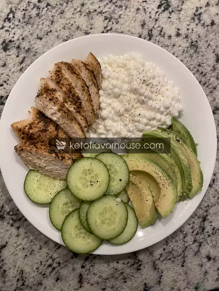 31g Protein Avocado Chicken Cottage Cheese Plate