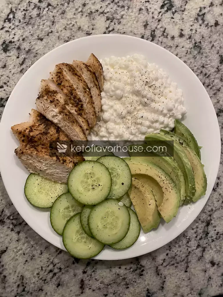 31g Protein Avocado Chicken Cottage Cheese Plate