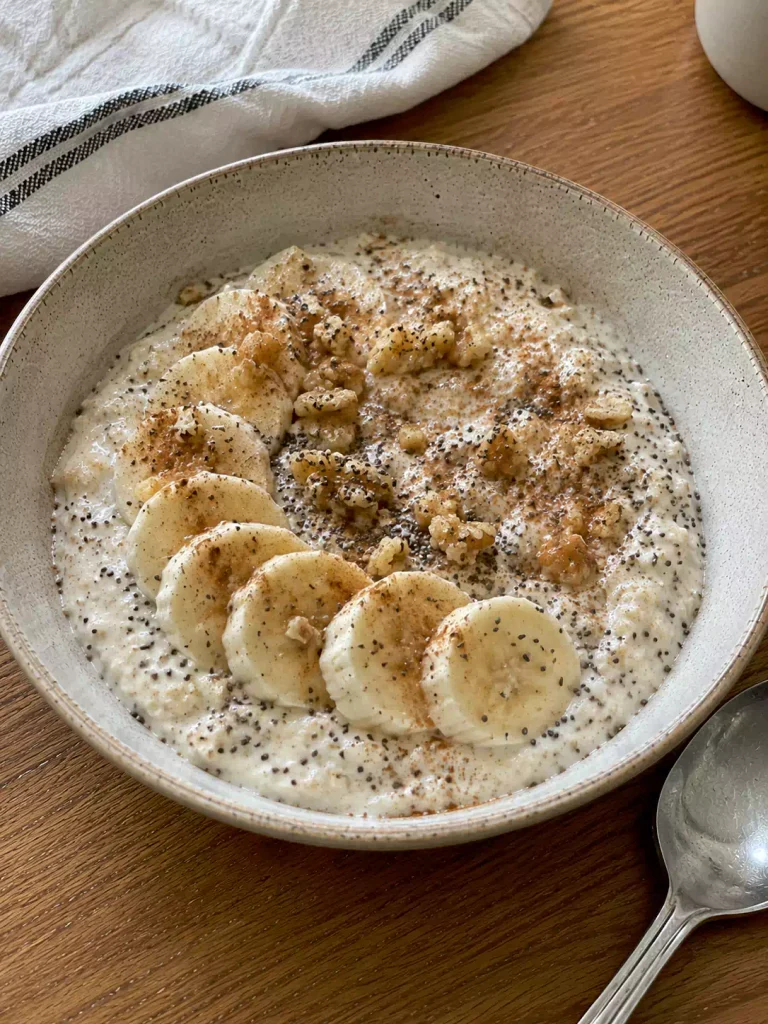Banana Greek Yogurt Oat Bowl