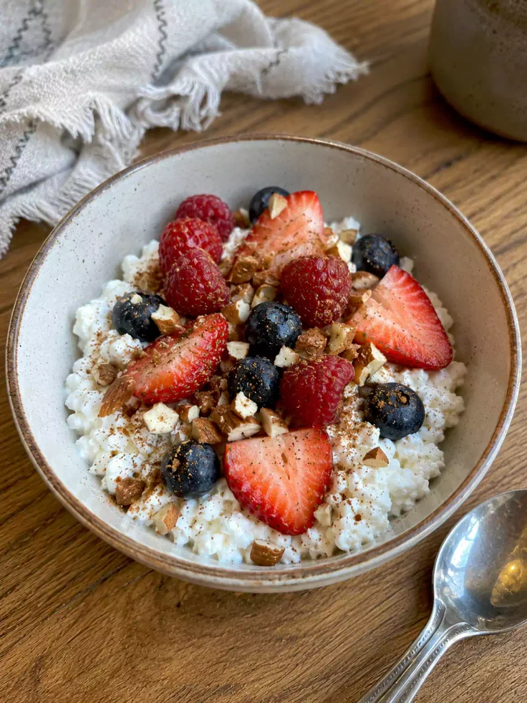 Cottage Cheese Berry Bowl